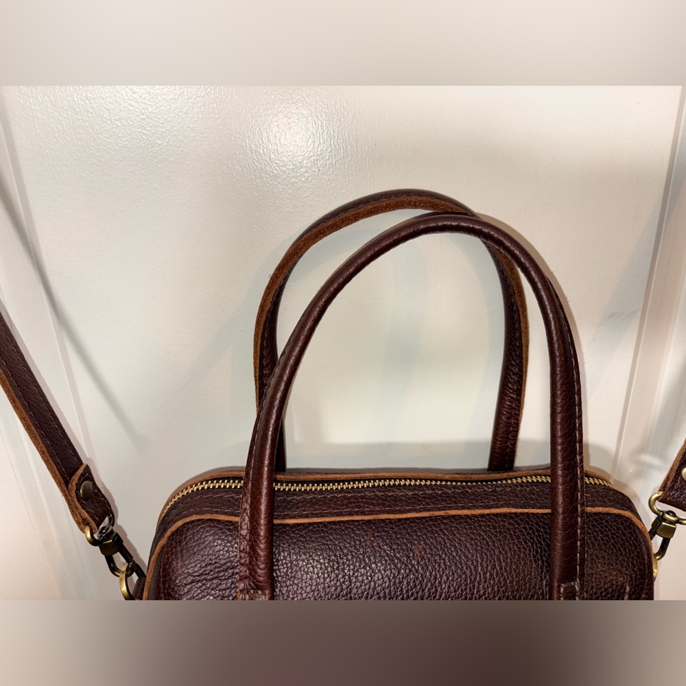 LIKE NEW Premium Portland Leather Small Sloan - Coldbrew Pebbled + Bonus Charm - Picture 9 of 16